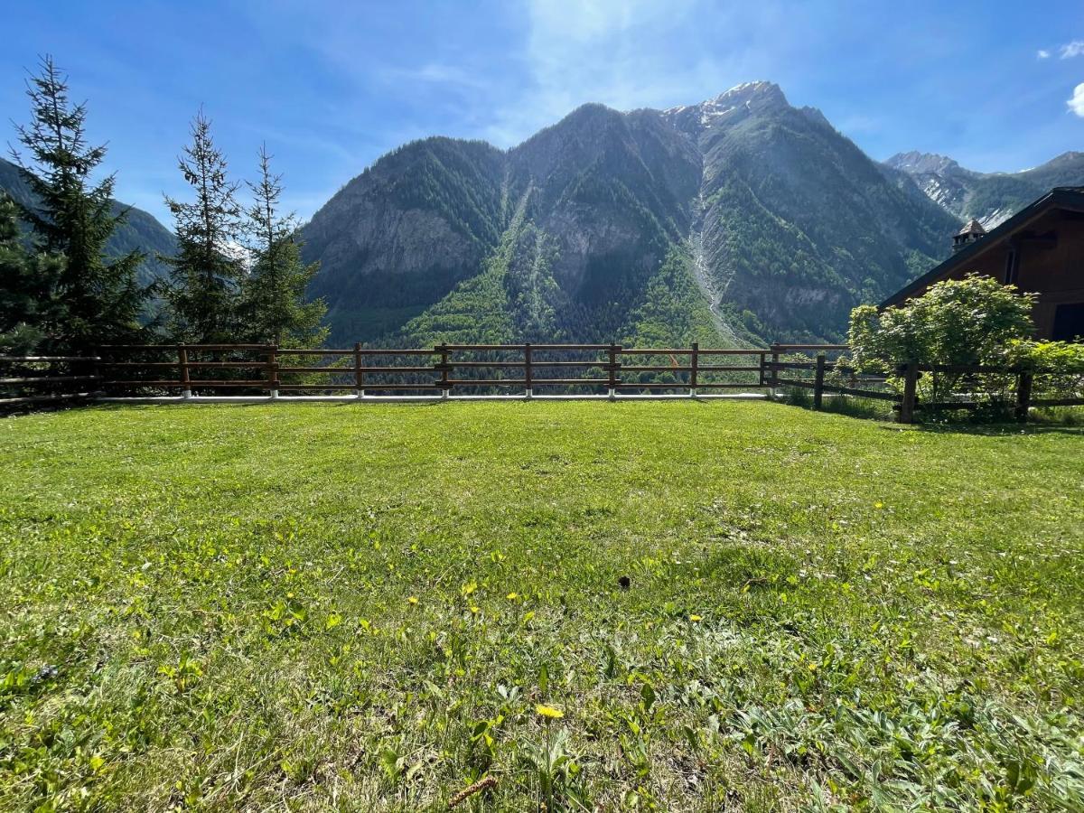 Courmayeur~Navetta Gratuita Per Il Centro+Impianti Экстерьер фото