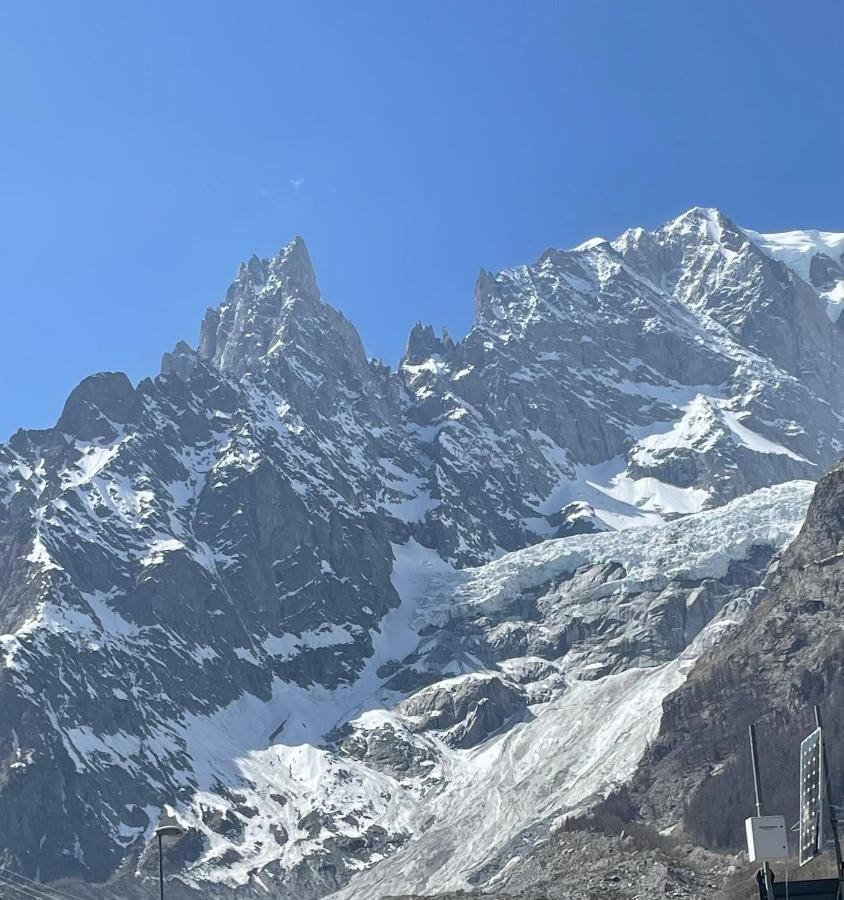 Courmayeur~Navetta Gratuita Per Il Centro+Impianti Экстерьер фото